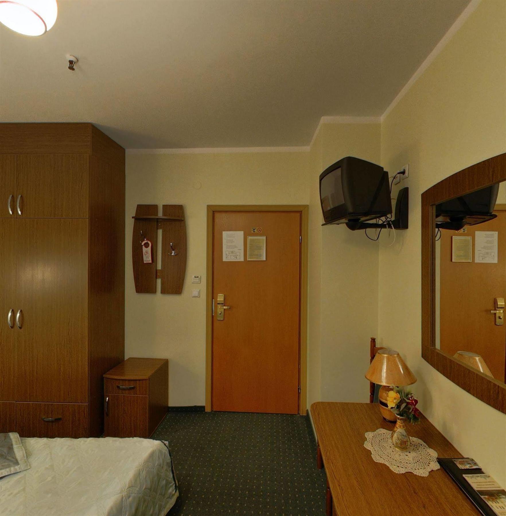 Hotel Restauracja Podzamcze Στσέτσιν Εξωτερικό φωτογραφία